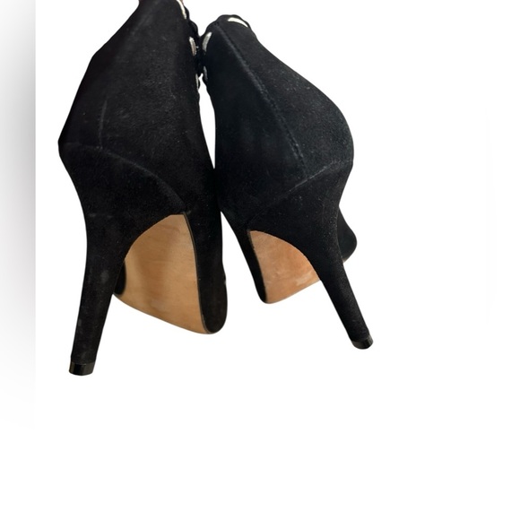 Banana Republic Black Suede Heel Ivory Bow Sz 10 - Picture 5 of 7